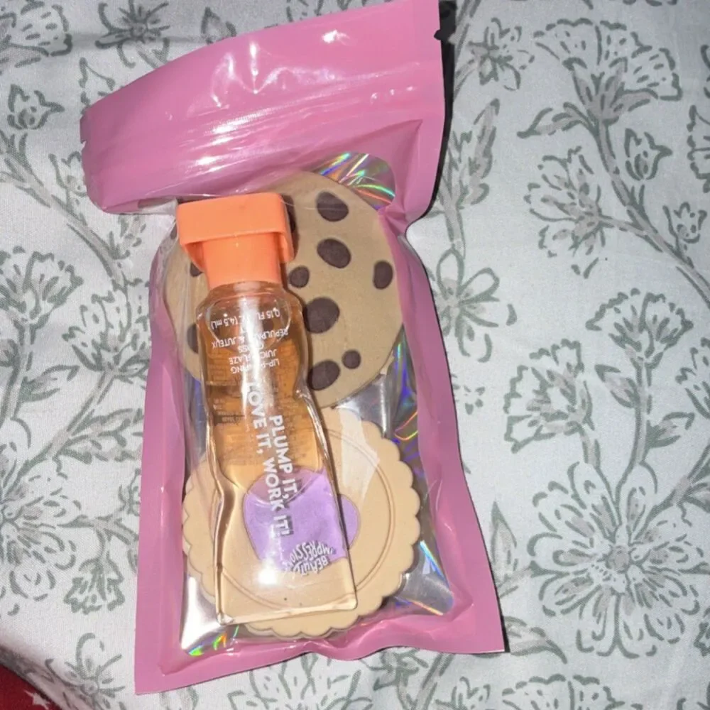 Beauty Impressions Lip Plumping Gloss & Cookie Bath Set Pink Orange Beige